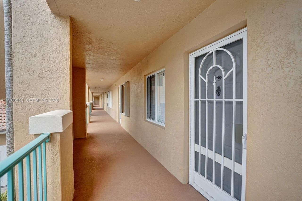 12547 Imperial Isle Dr, Unit 206, Boynton Beach, FL 33437 Photo