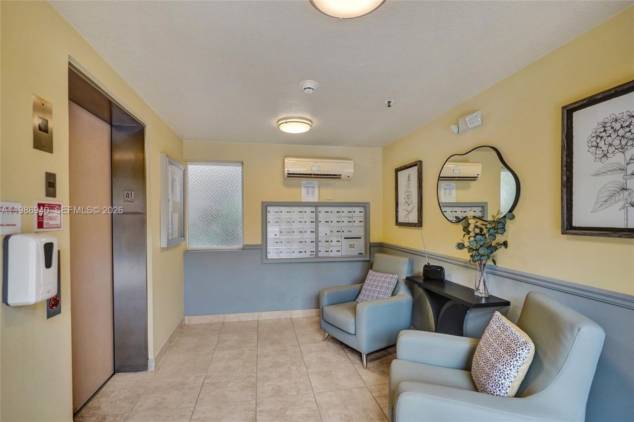 12547 Imperial Isle Dr, Unit 206, Boynton Beach, FL 33437 Photo