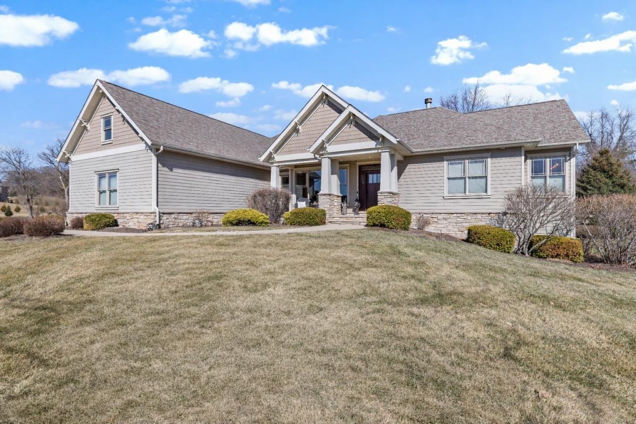 978 Weatherfield Way, Belvidere, IL 61008 Main Photo