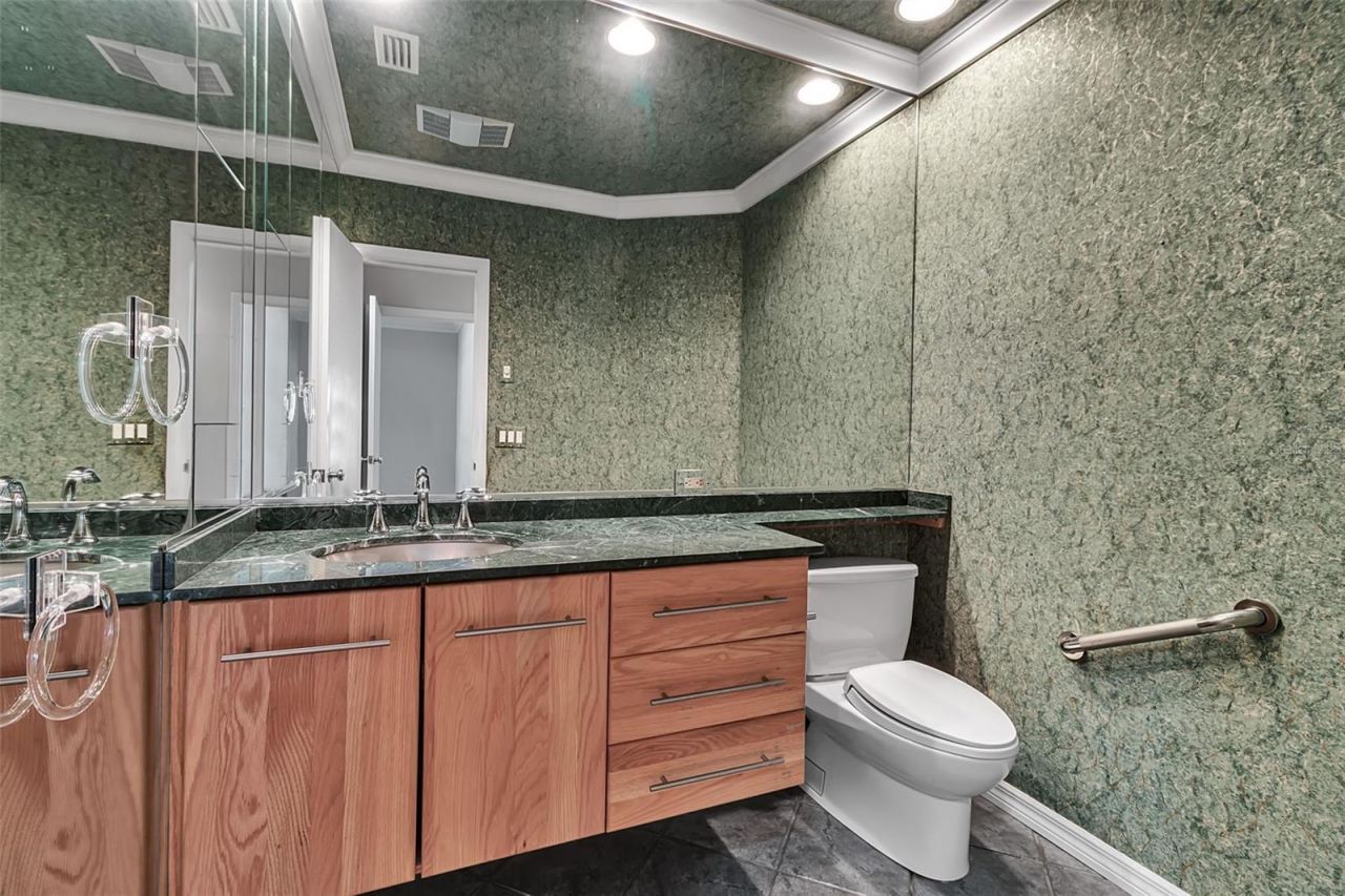 1714 South Drive, Sarasota, FL 34239 Photo