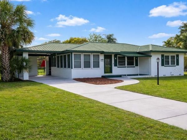 121 LEON AVENUE, DELAND, FL 32720