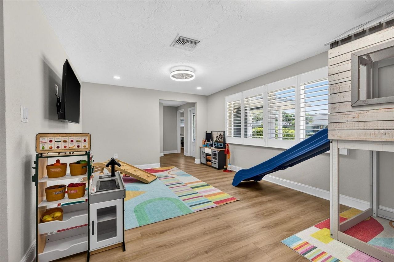 1435 48th Avenue Ne, Saint Petersburg, FL 33703 Photo