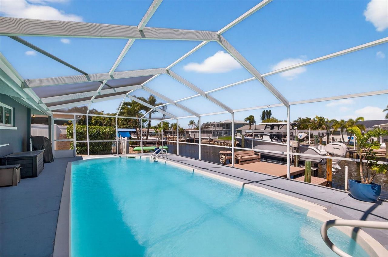 1435 48th Avenue Ne, Saint Petersburg, FL 33703 Photo