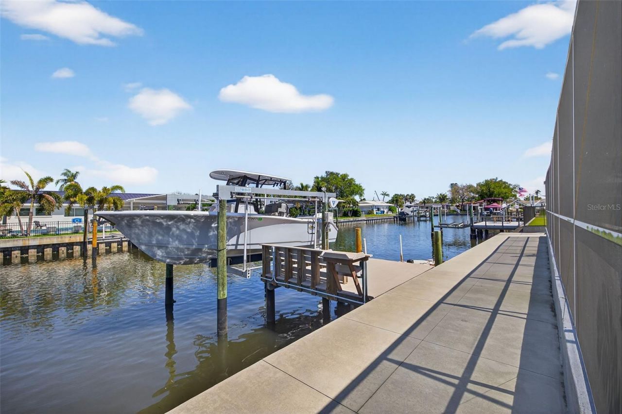 1435 48th Avenue Ne, Saint Petersburg, FL 33703 Photo