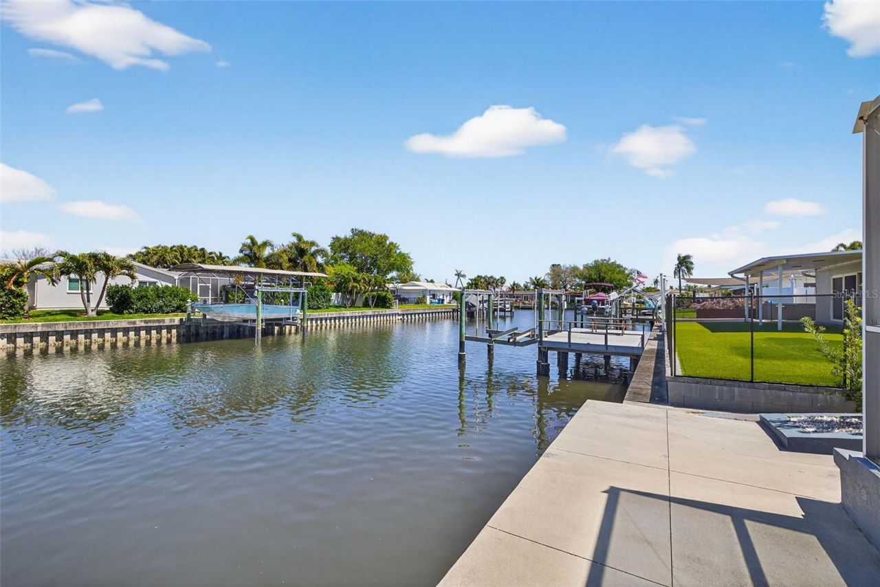 1435 48th Avenue Ne, Saint Petersburg, FL 33703 Photo