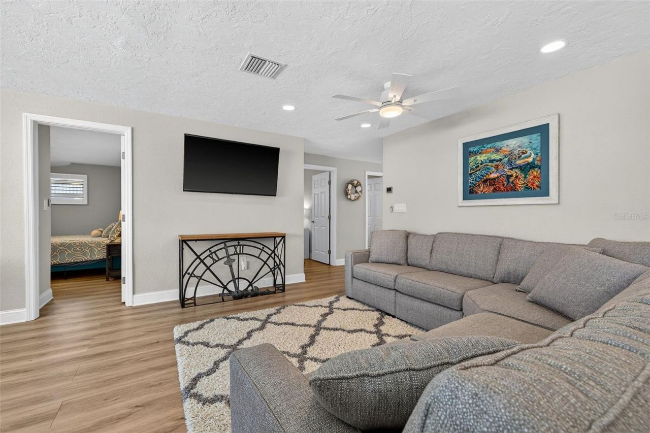 1435 48th Avenue Ne, Saint Petersburg, FL 33703 Photo