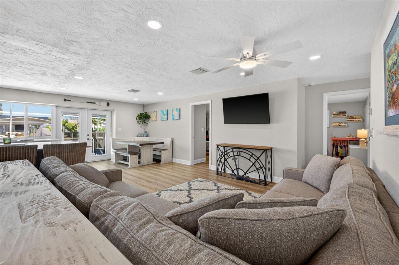 1435 48th Avenue Ne, Saint Petersburg, FL 33703 Photo