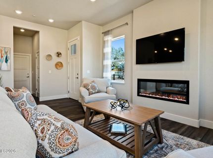 182 Silver Peak Loop, Unit 1, Carson City, NV 89701 Photo