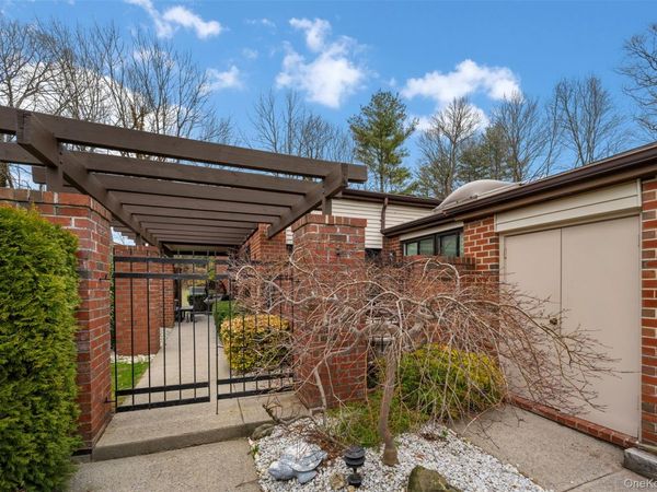 86 Dove Hill Drive , Manhasset, NY 11030