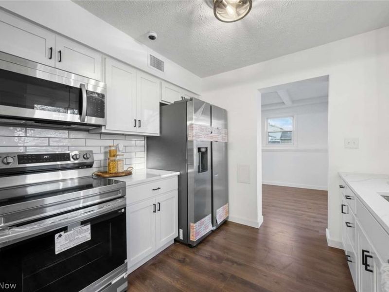 3041 Hudson Drive , Cuyahoga Falls, OH 44221 Photo 10