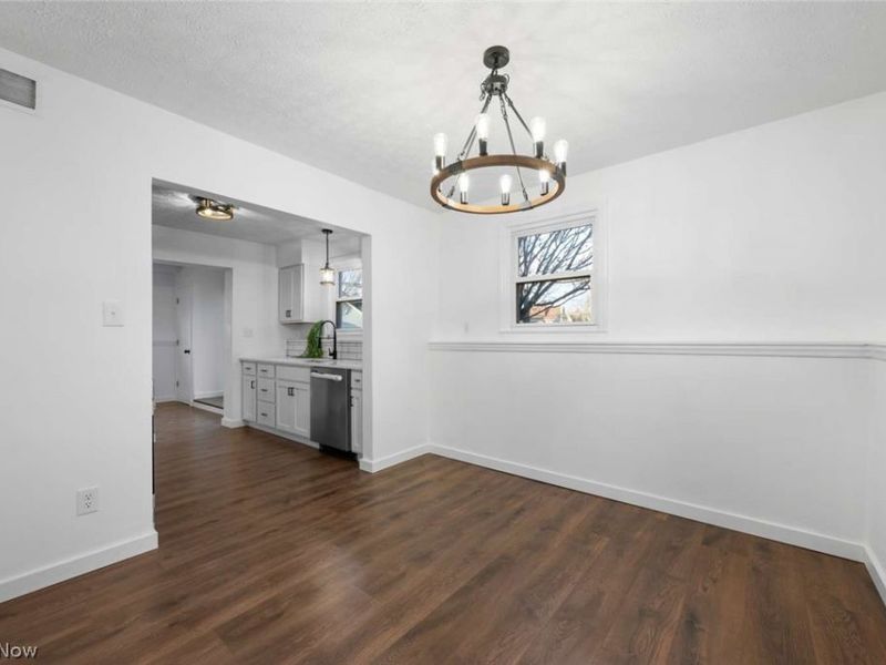 3041 Hudson Drive , Cuyahoga Falls, OH 44221 Photo 14