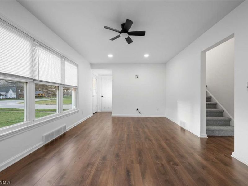 3041 Hudson Drive , Cuyahoga Falls, OH 44221 Photo 6