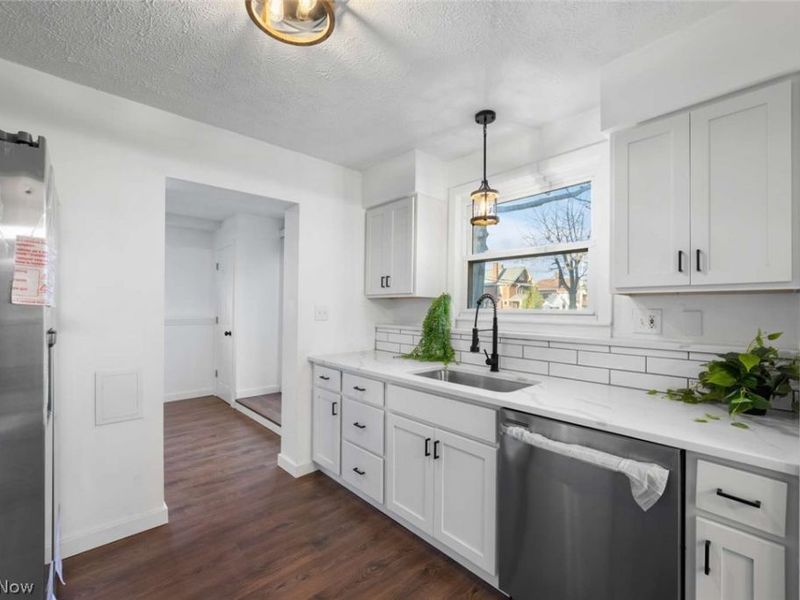 3041 Hudson Drive , Cuyahoga Falls, OH 44221 Photo 9