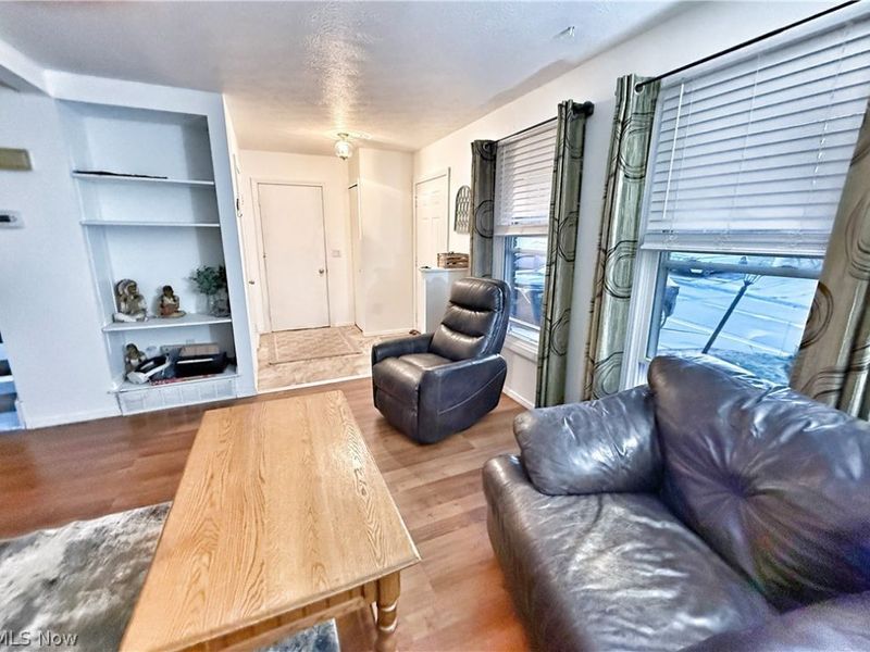 7031 Woodthrush Drive, Painesville Township, OH 44077 Photo 2