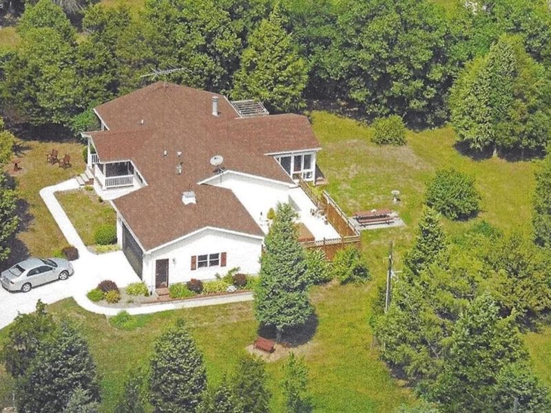 110 Pickerel, Kelleys Island, OH 43438 Photo 5