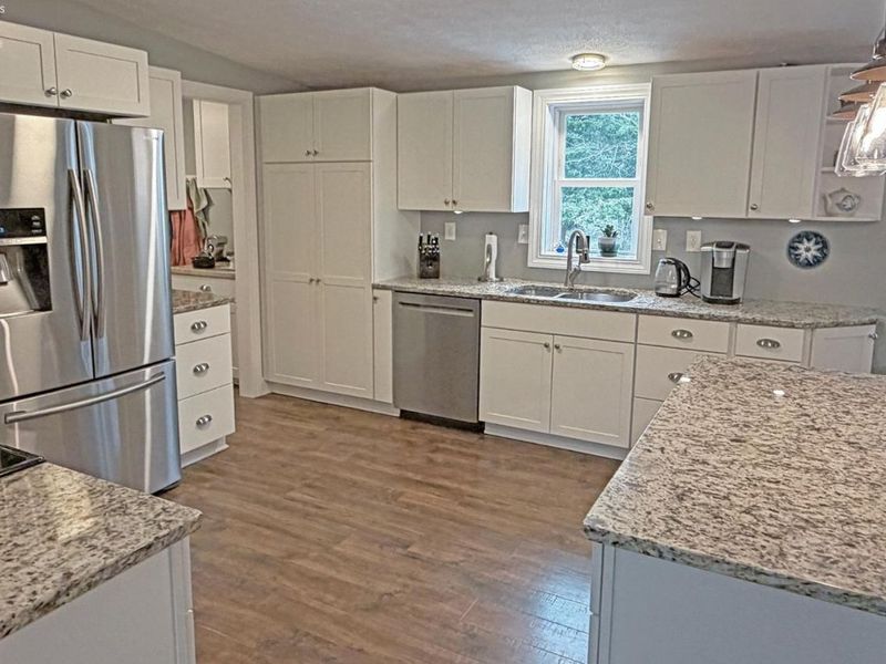 110 Pickerel, Kelleys Island, OH 43438 Photo 8