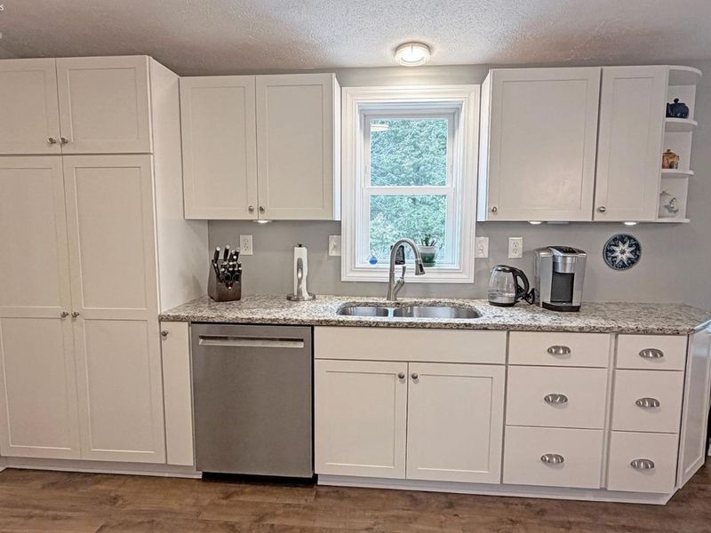 110 Pickerel, Kelleys Island, OH 43438 Photo 9