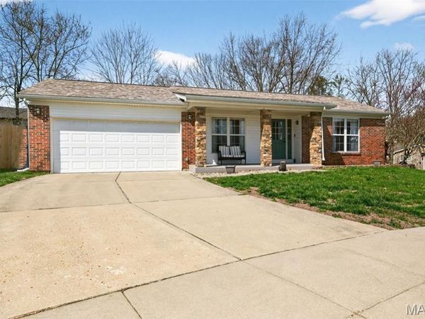 2933 Emerald Bend Court, St Louis, MO 63129