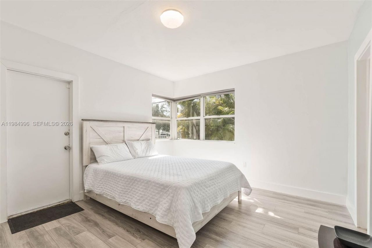 1275 Marseille Dr , Unit 35, Miami Beach, FL 33141 Photo