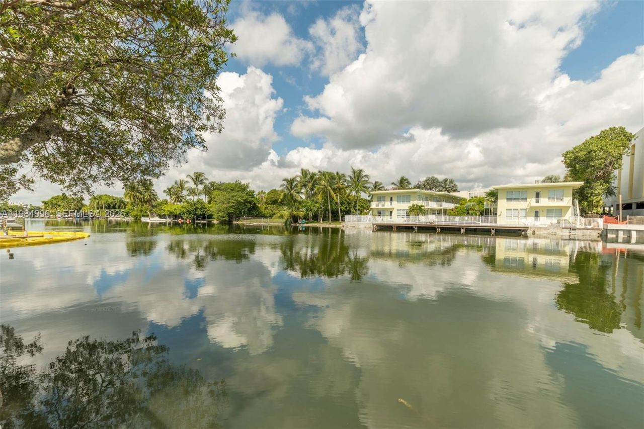 1275 Marseille Dr , Unit 35, Miami Beach, FL 33141 Photo