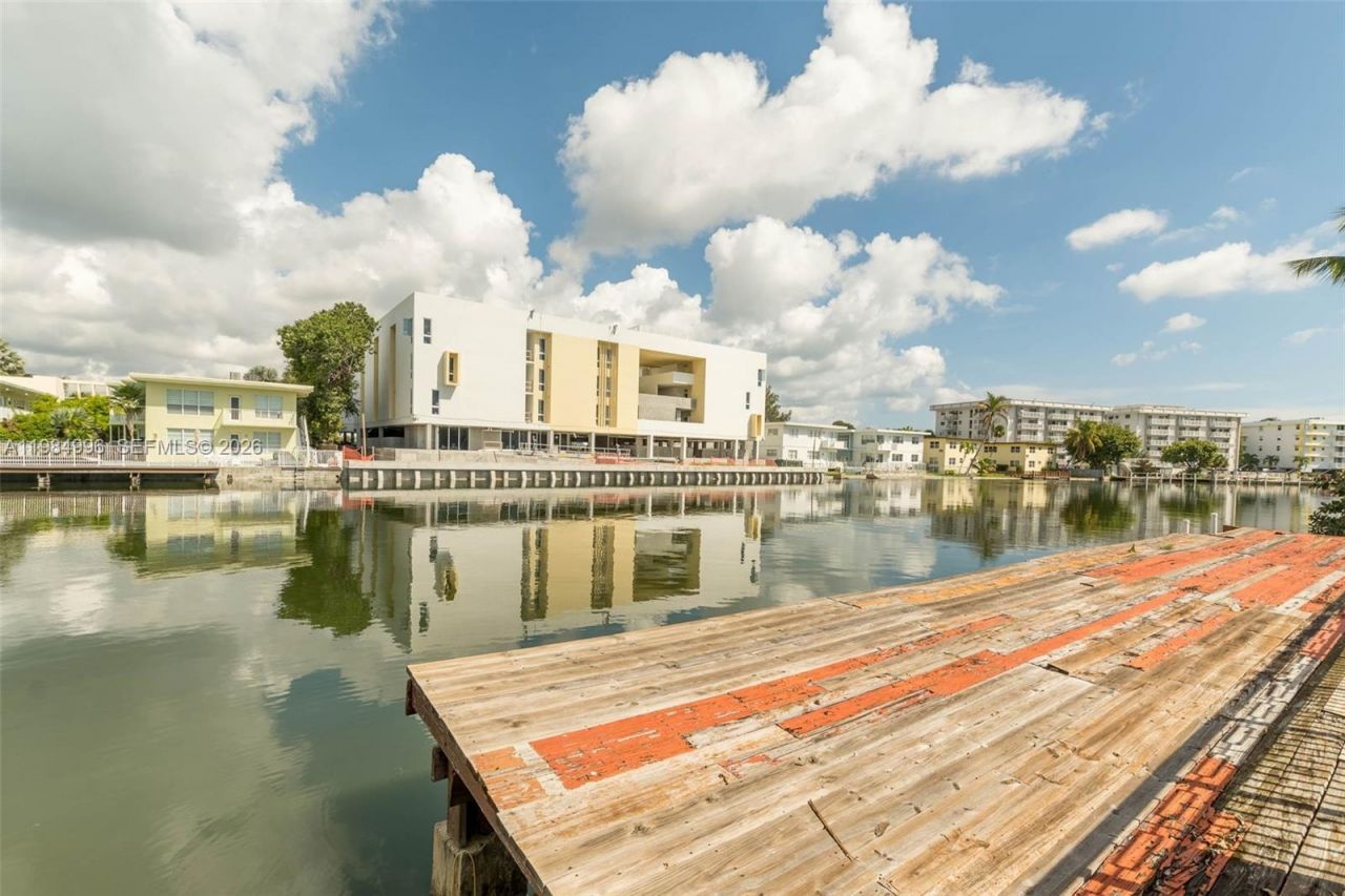 1275 Marseille Dr , Unit 35, Miami Beach, FL 33141 Photo