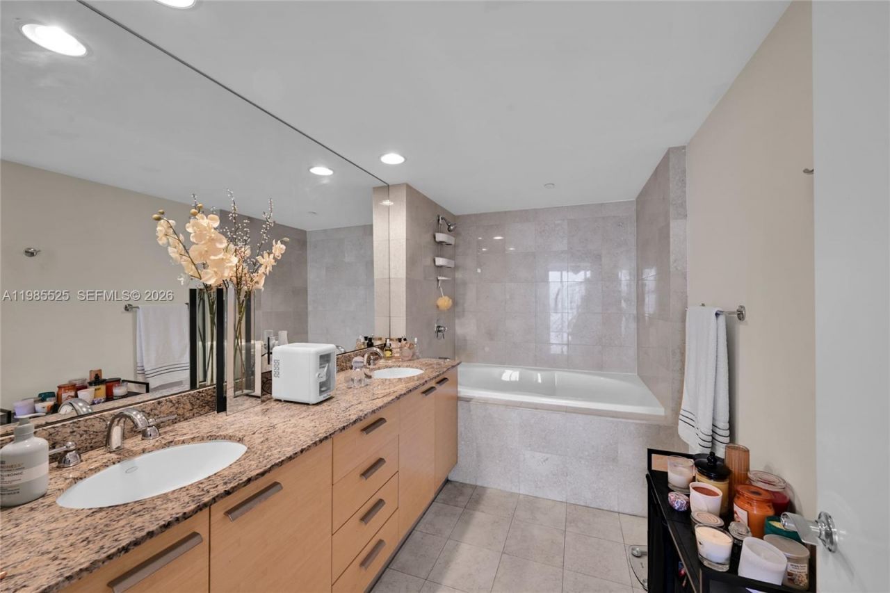 1800 S Ocean Drive, Unit 3908, Hallandale Beach, FL 33009 Photo
