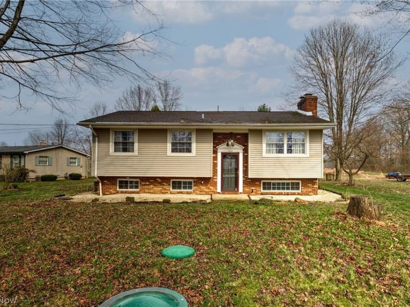 5468 Hoagland Blackstub Road, Cortland, OH 44410 Photo 1