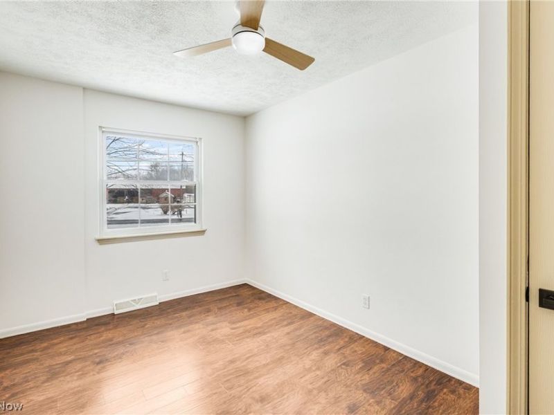 5468 Hoagland Blackstub Road, Cortland, OH 44410 Photo 12