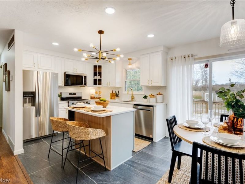 5468 Hoagland Blackstub Road, Cortland, OH 44410 Photo 7