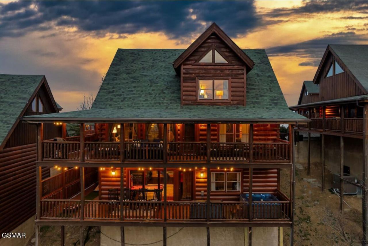 2010 Cougar Crossing Way, Sevierville, TN 37876 Main Photo