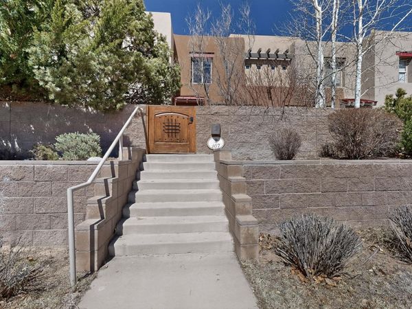 107 Johnson Mesa, Santa Fe, NM 87508