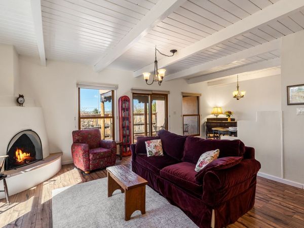 2945 Plaza Azul, Santa Fe, NM 87507