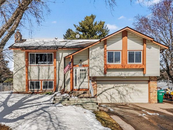 2006 E 115th Street, Burnsville, MN 55337