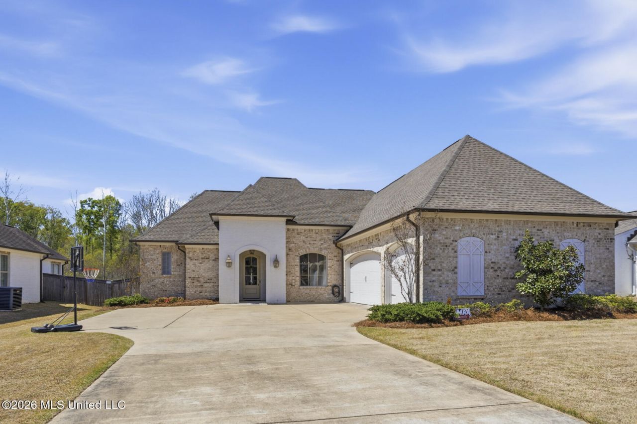 113 Dixon Run, Madison, MS 39110 Main Photo