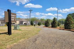 447 Edith Court photo 4