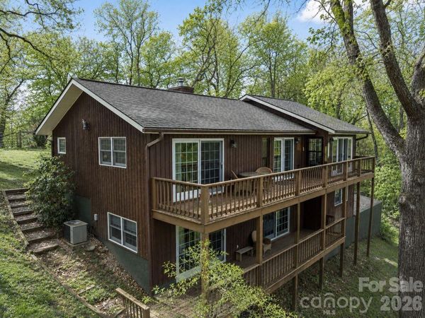 415 Treetop Lane, Waynesville, NC 28785