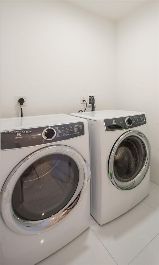 851 NE 1st Ave, Unit 4406, Miami, FL 33132 Photo