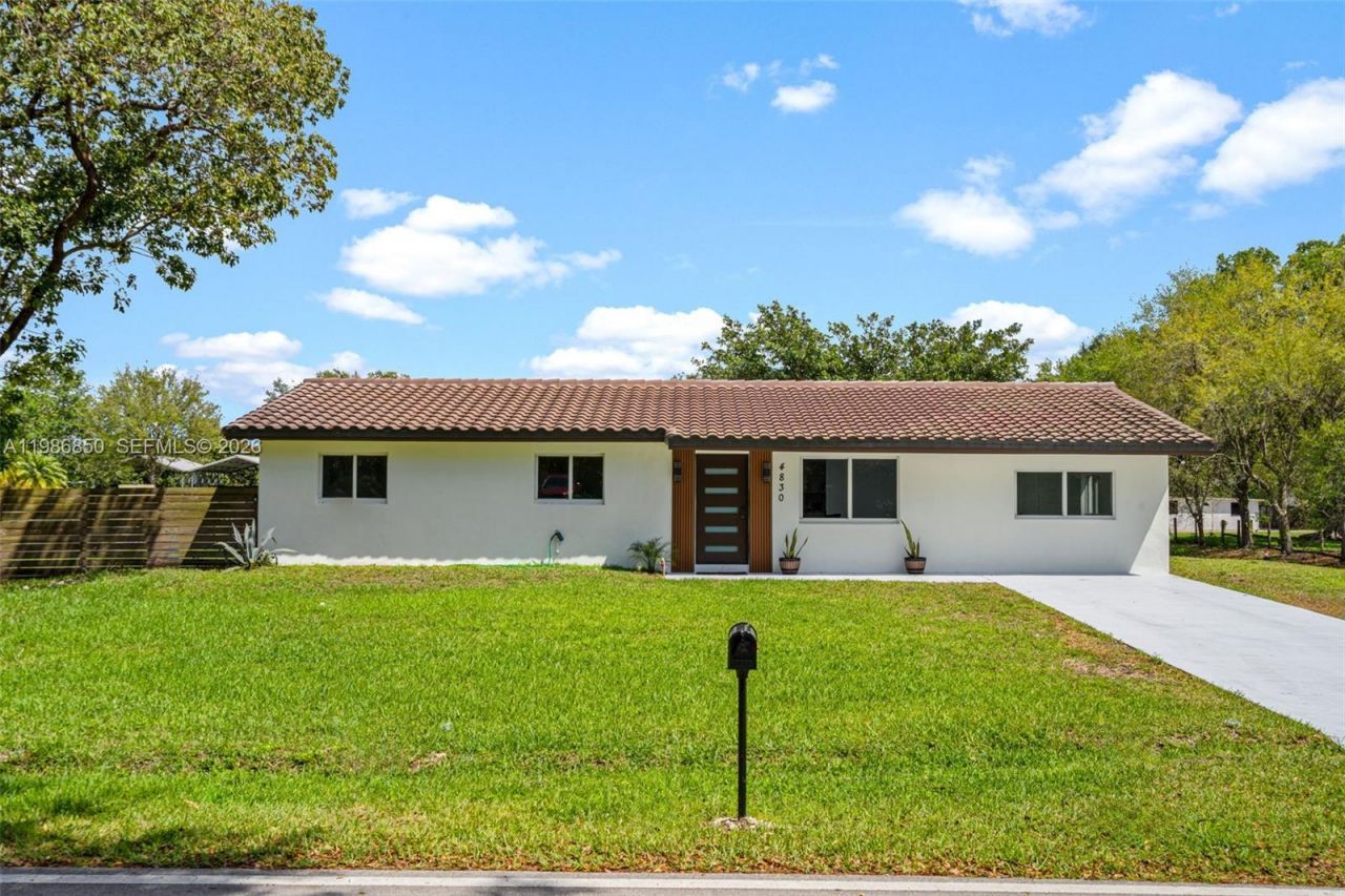 4830 SW 188th Ave, Southwest Ranches, FL 33332 Photo