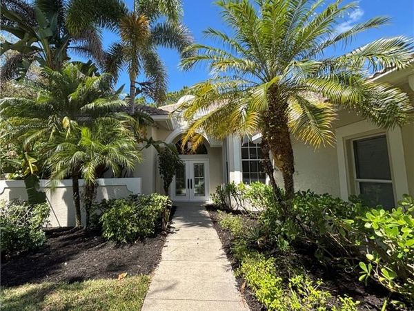 615 Soliel DR, NAPLES, FL 34110