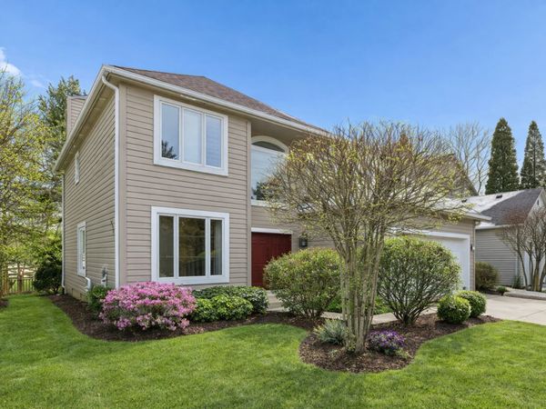 980 Half Day Road , Highland Park, IL 60035