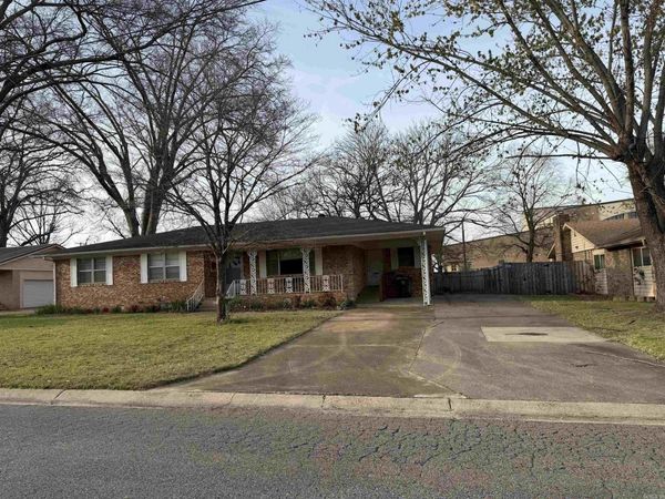 1806 W Arch Avenue, Searcy, AR 72143