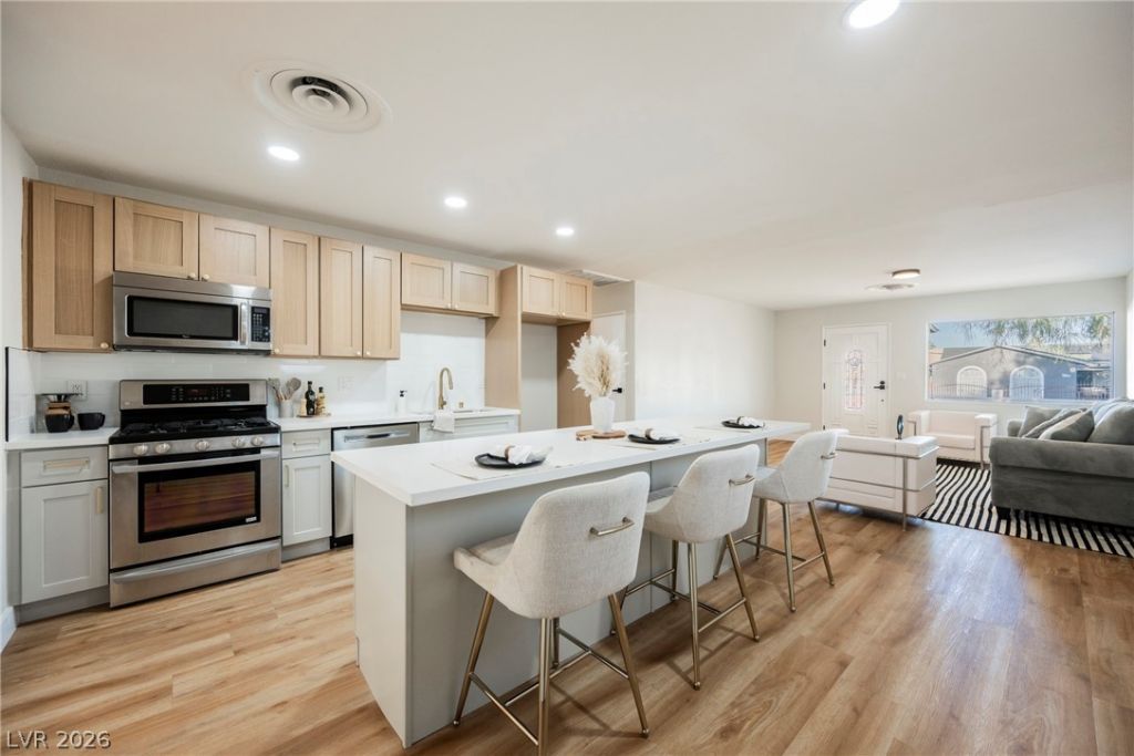 3114 Scarlet Oak Avenue, Las Vegas, NV 89104 Main Photo