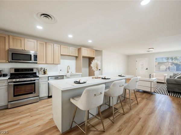 3114 Scarlet Oak Avenue, Las Vegas, NV 89104