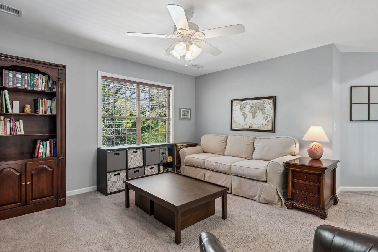 733 Ginglis Way Photo 25