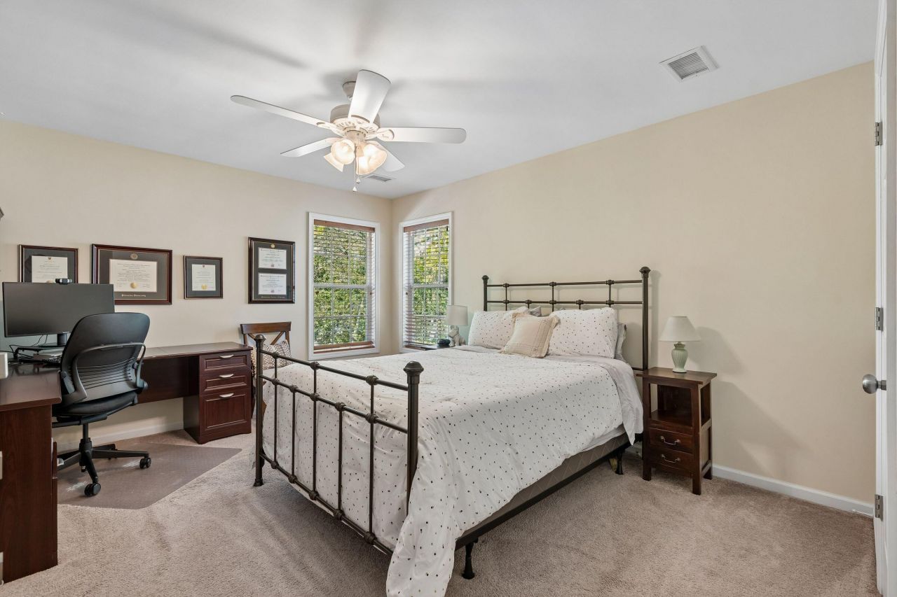 733 Ginglis Way Photo 30