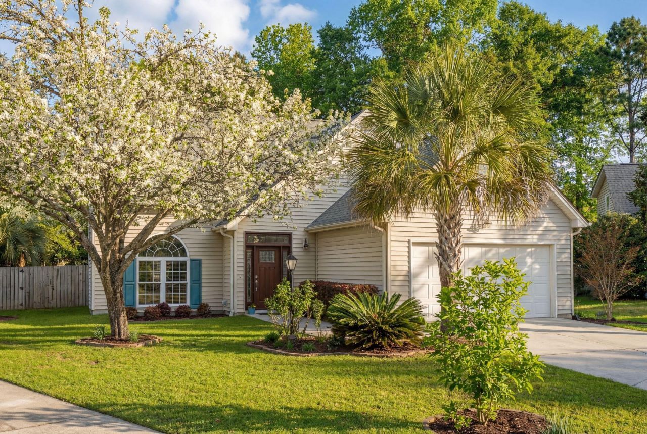 733 Ginglis Way Photo 36