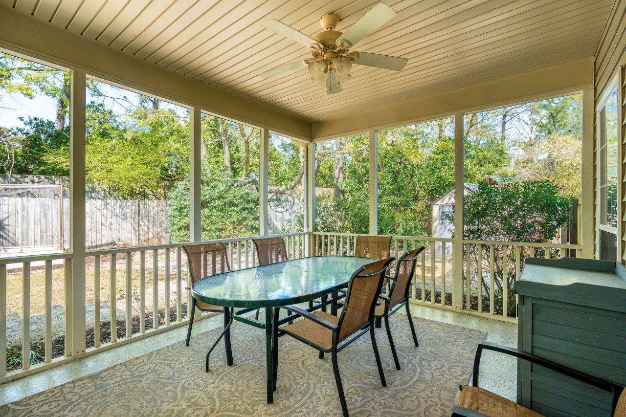 733 Ginglis Way Photo 5