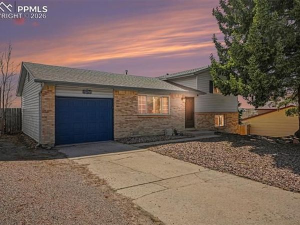 5465 Escondido Drive, Colorado Springs, CO 80918