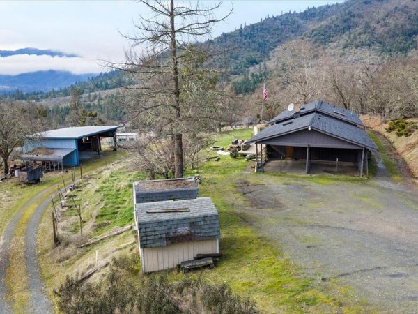 872 Scott Drive, Grants Pass, OR 97527