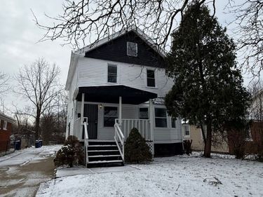 16902 Langly Avenue, Cleveland, OH 44128